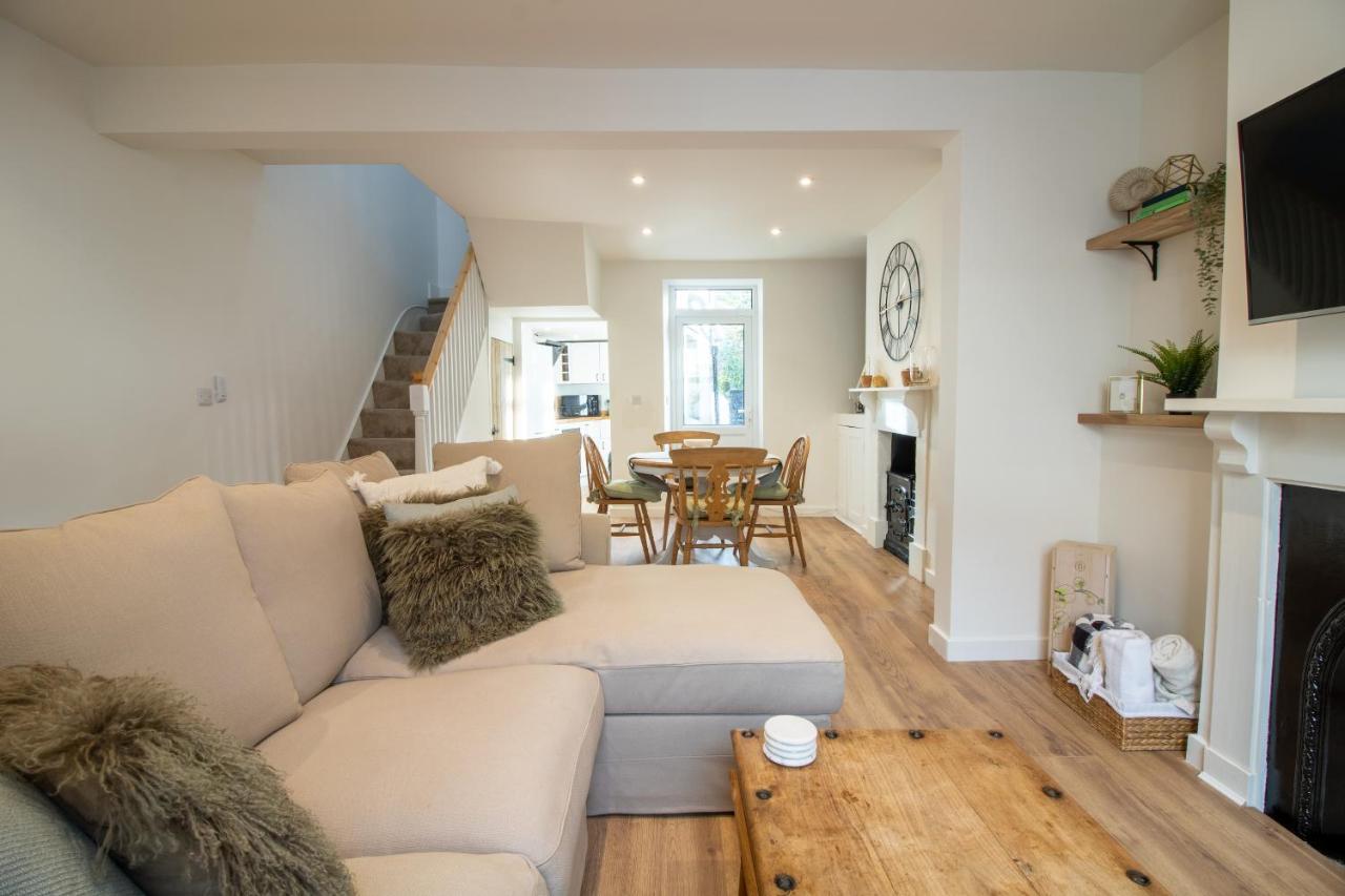 Stylish And Modern Town Centre End-Of Terrace Home Newton Abbot Luaran gambar
